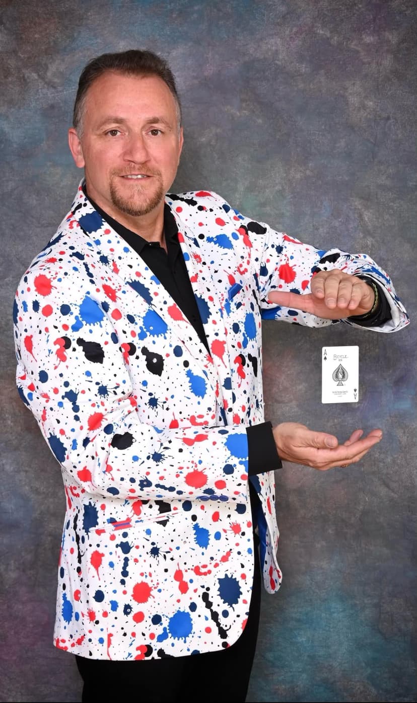 Magic Bob with floating cards